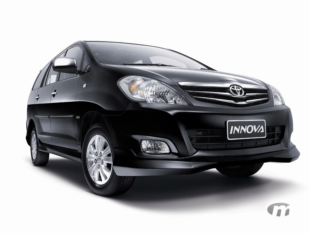 toyota innova 2012 black